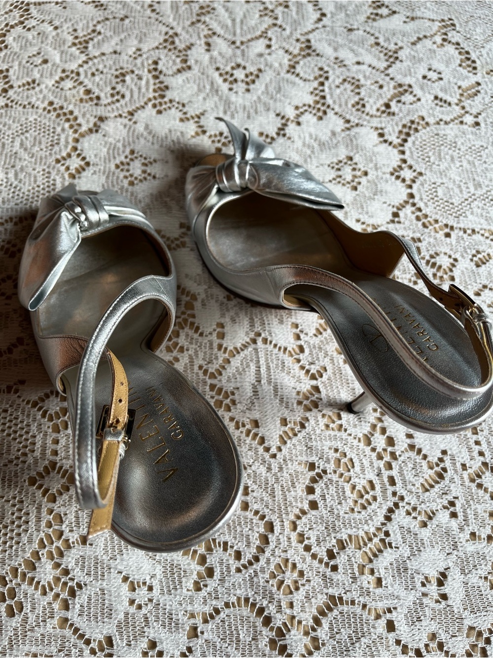 Y2K Valentino Garavani Sling Back Bow Heels, Silver Lambskin, Size EU 40 - Picture 12 of 12